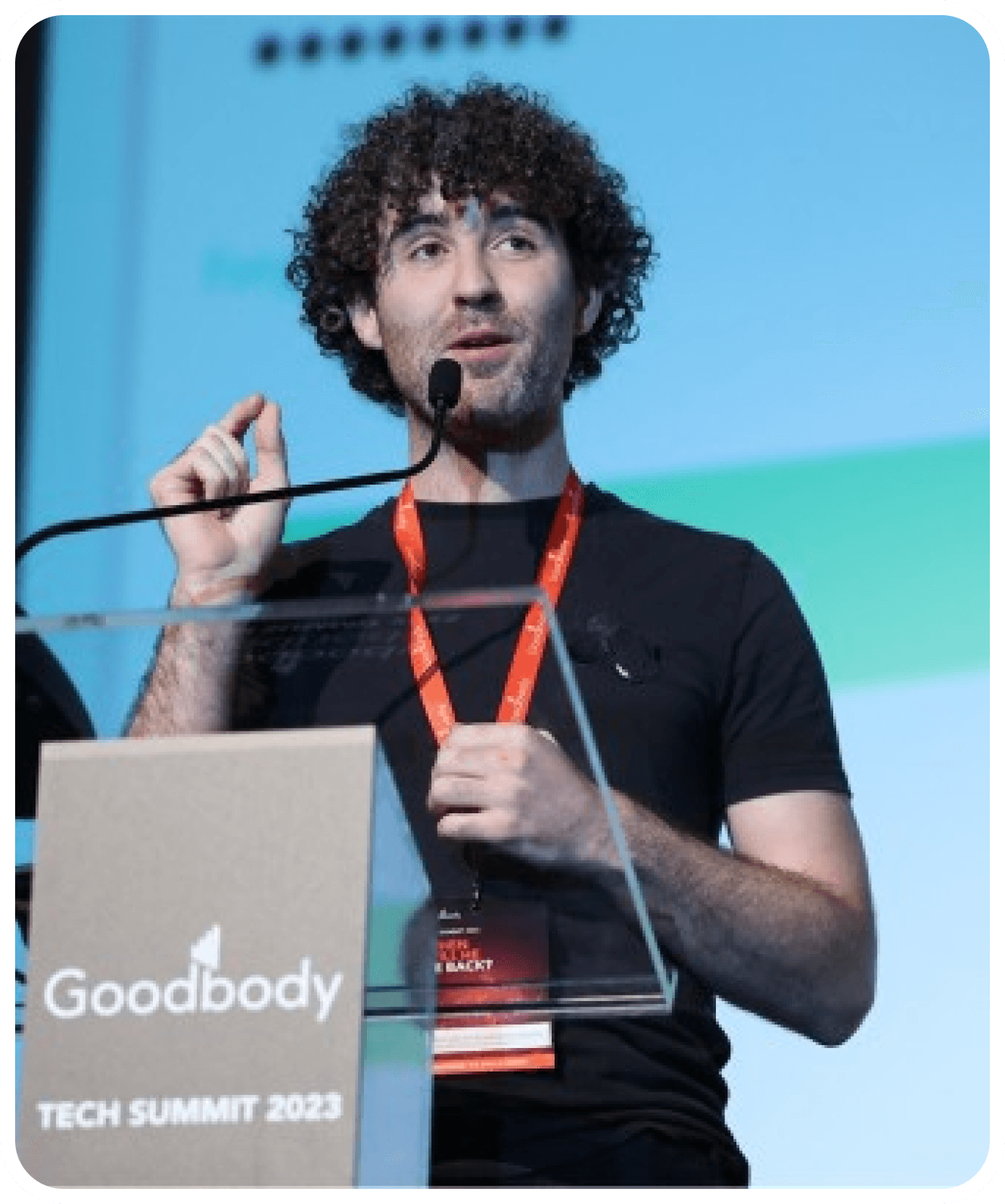 Rónán Ó Dálaigh, Co-founder and CEO of Thriftify, speaking at a tech summit